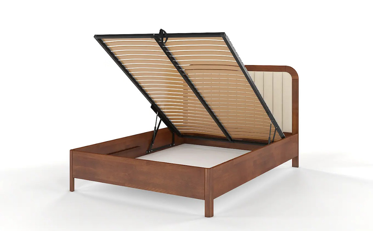 Drewniane łóżko z tapicerowanym zagłówkiem i zaokrąglonych brzegach